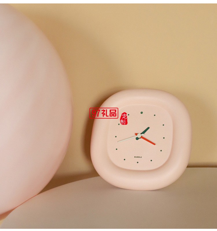 客廳家用臥室靜音石英掛鐘個性創(chuàng)意