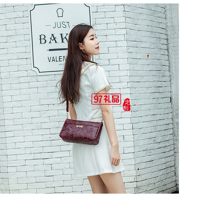 大容量女新款中年單肩斜挎時尚網(wǎng)紅韓版手機(jī)地攤腰包